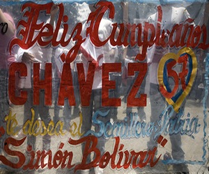 Venezuela jubilosa por 57 años de vida de Chávez